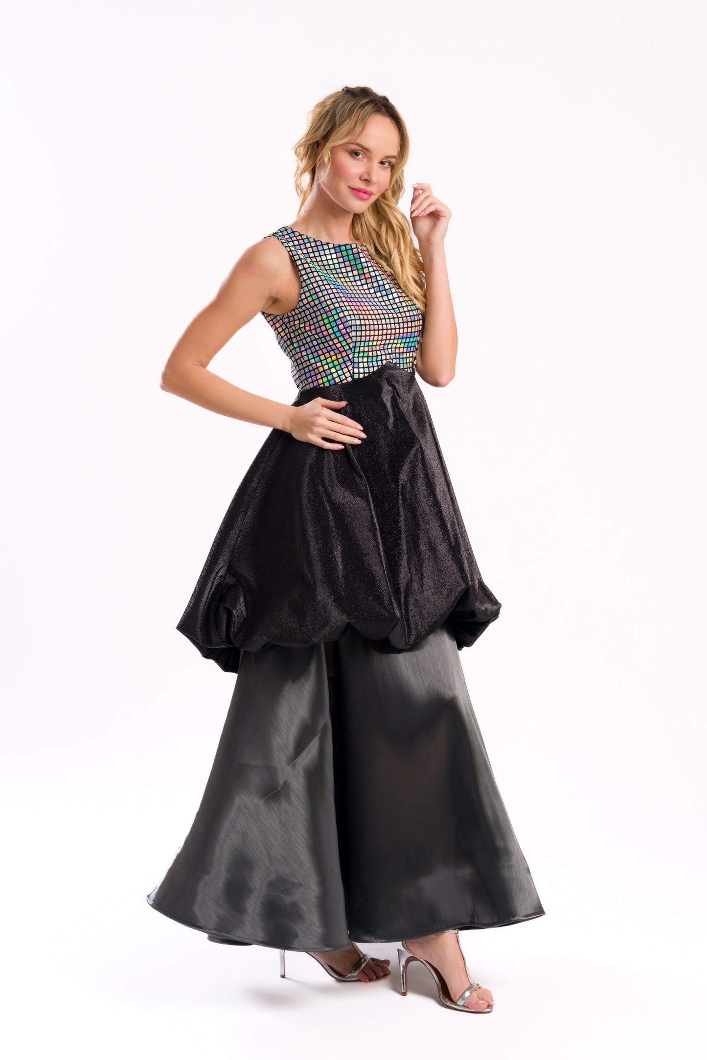 Slevlees maxi dress with two different bottoms