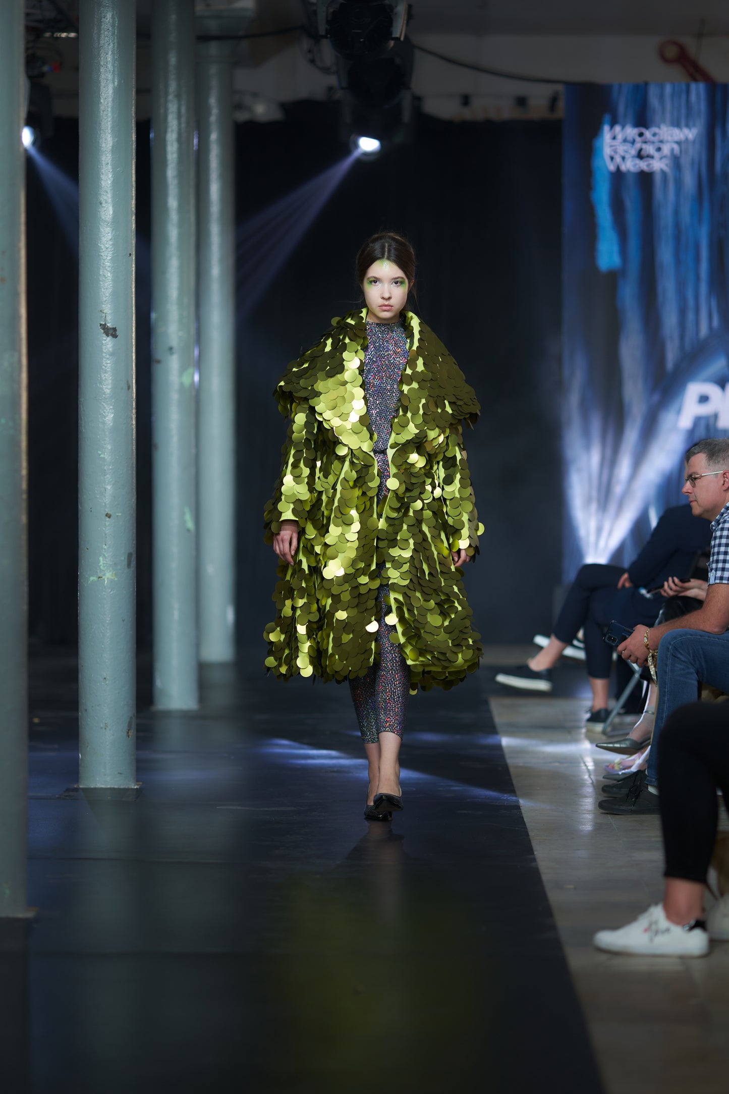 Big sequin long jacket